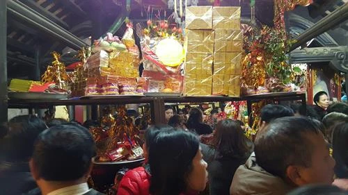 建议取消在佛教祭拜地烧纸钱和纸扎祭品的习俗