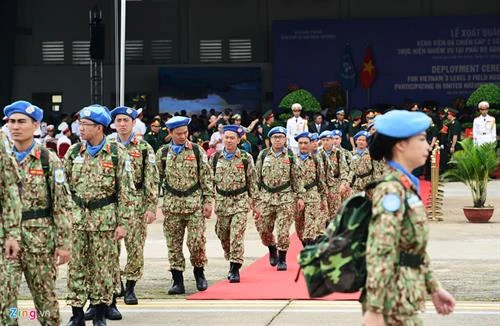 越南二号二级野战医院参加《国际人道法》知识培训班