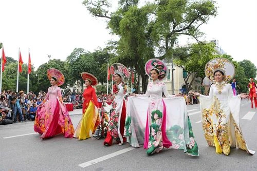 首都河内行政区划调整10周年：多项庆祝活动陆续举行