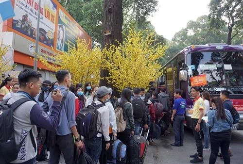 河内计划安排春节班车接送大学生和工人返乡过年