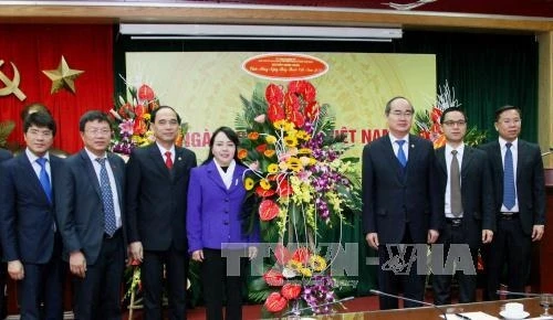 2·27越南医师节：阮善仁走访卫生部致以节日祝福