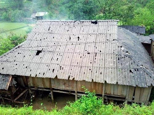 北件和老街两省遭龙卷风冰雹袭击