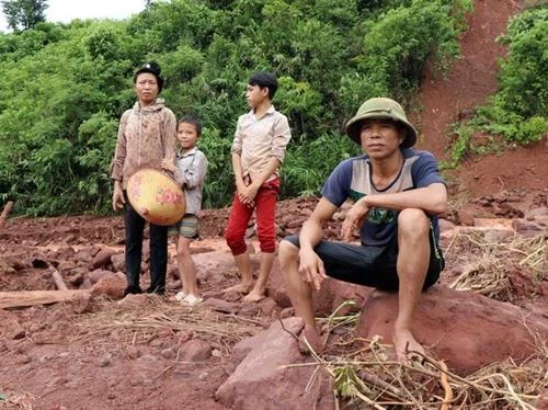 北部山区暴雨洪水灾害：及时向灾民提供帮助，一方有难八方支援