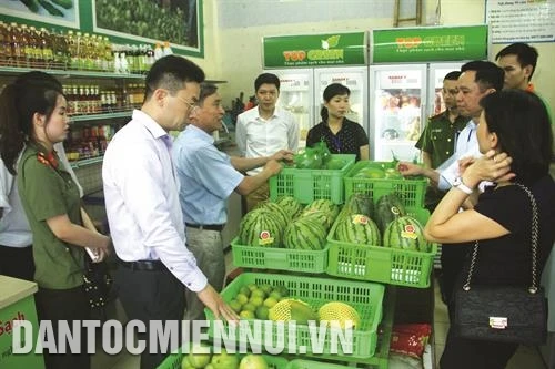 加大对食品卫生安全检查力度 让消费者食用安全