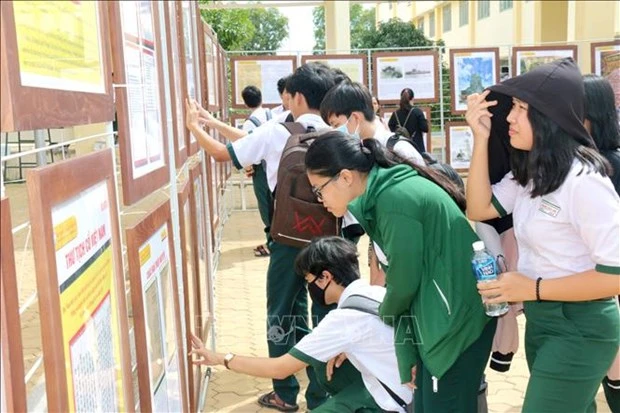 “黄沙、长沙归属越南--历史证据和法律依据”地图资料展在平顺省举行