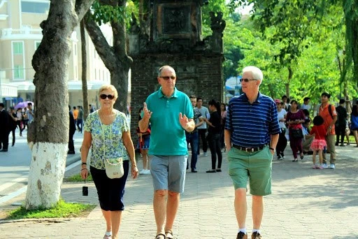 后疫情时代促进国内旅游并为恢复国际旅游做好充分的准备