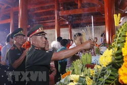 越南荣军烈士节75周年：为越南在老挝牺牲的英雄烈士举行超度法会