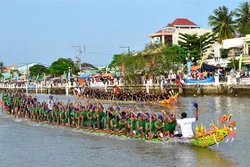 高棉族拜月节与龙舟赛在茶荣、朔庄热闹举行