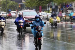 受冷空气影响越南北部出现中到大雨 天气寒冷