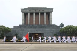 胡志明主席陵墓：越南民族神圣的空间