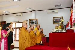 雄王祭祖日活动首次在老挝举行