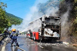 政府总理阮春福对岘港市及时指导解决在海云岭发生的旅行车自燃事故给予表彰